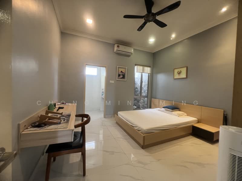 Rumah Berkembar untuk Dijual di Taman Anggun 3 (Rawang) - Chong Ming Ming - Bedroom - PropertyGuru.com.my