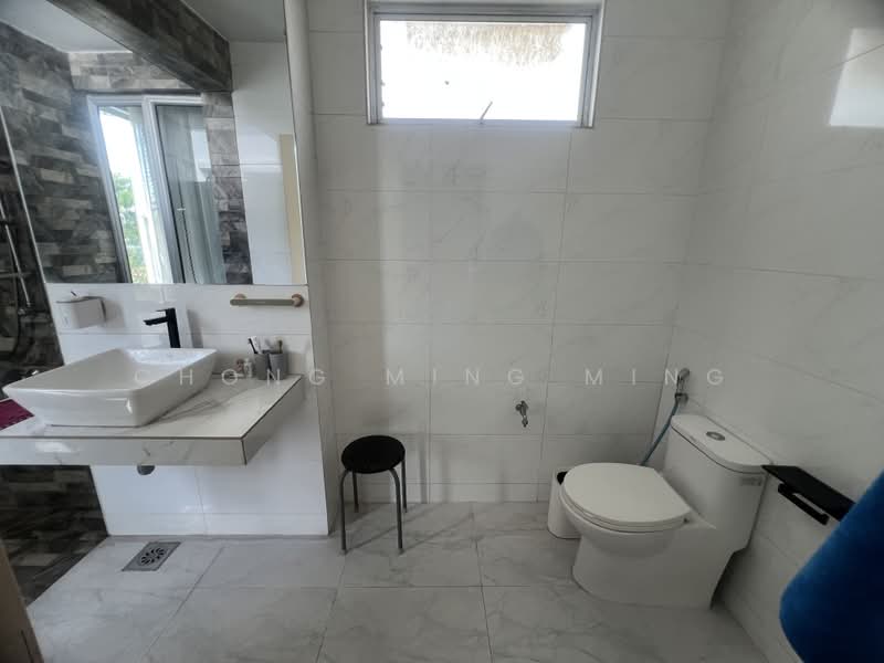 Rumah Berkembar untuk Dijual di Taman Anggun 3 (Rawang) - Chong Ming Ming - Bathroom - PropertyGuru.com.my