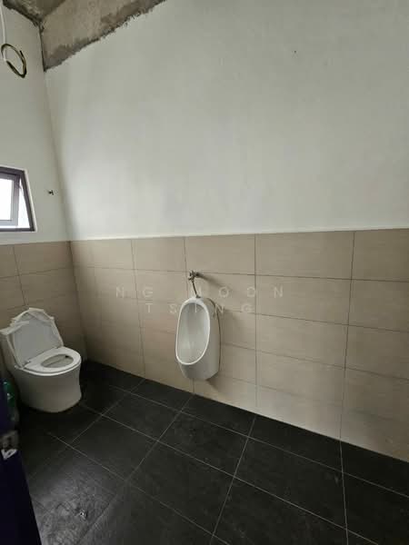 Commercial Bungalow for Rent in Jalan Kuching (Kuala Lumpur) - Ng Moon Tsing - Bathroom - PropertyGuru.com.my