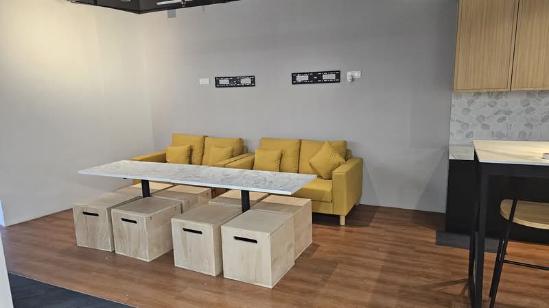 Pejabat untuk Disewa di KLCC (KL City Centre) - Lyn . - Living Room - PropertyGuru.com.my