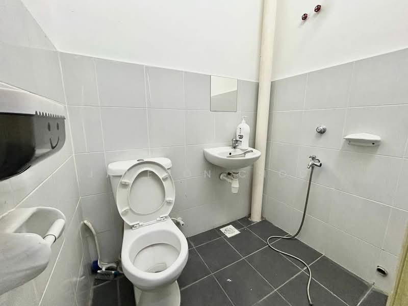 2-storey Terraced House for Sale in Taman Pulai Mutiara (Iskandar Puteri (Nusajaya)) - Jameson Choo - Bathroom - PropertyGuru.com.my