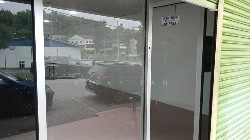 Kedai untuk Disewa di Taman Damai Mewah (Kajang) - Ricky Tan - Entrance - PropertyGuru.com.my