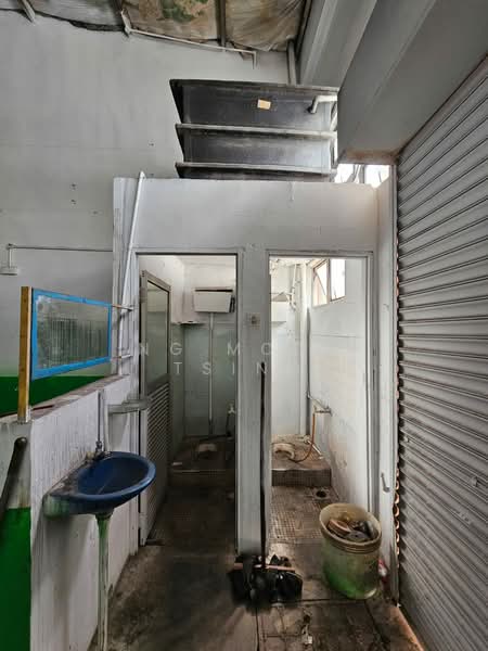 Factory for Rent in Kepong (Kuala Lumpur) - Ng Moon Tsing - Bathroom - PropertyGuru.com.my