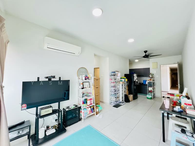 Servis Apartment untuk Dijual di Majestic Maxim - Yasmin Sulaiman - Living Room - PropertyGuru.com.my