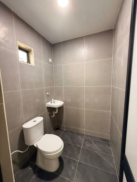 1-storey Terraced House for Sale in Taman Dato Penggawa Barat (Tampoi) - Wil Mong - Bathroom - PropertyGuru.com.my
