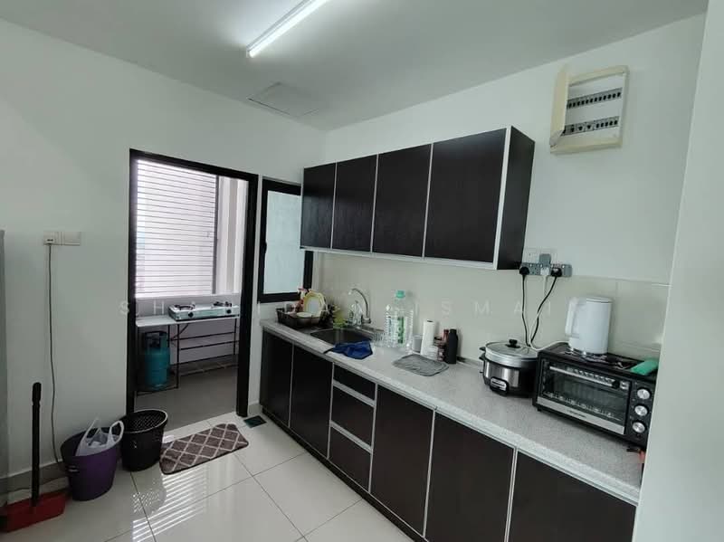 Servis Apartment untuk Dijual di Kiara Plaza - Shahidan Ismail - Kitchen - PropertyGuru.com.my