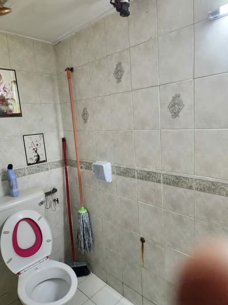 Pangsapuri untuk Disewa di Subang Perdana Goodyear Court 10 - Ryo Chung - Bathroom - PropertyGuru.com.my