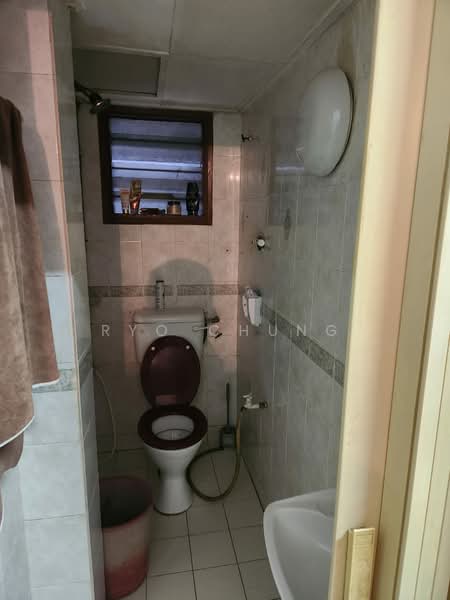 Pangsapuri untuk Disewa di Subang Perdana Goodyear Court 10 - Ryo Chung - Bathroom - PropertyGuru.com.my