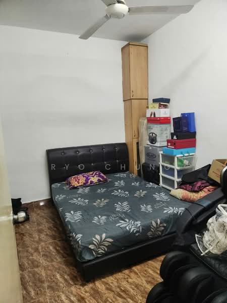 Pangsapuri untuk Disewa di Subang Perdana Goodyear Court 10 - Ryo Chung - Bedroom - PropertyGuru.com.my