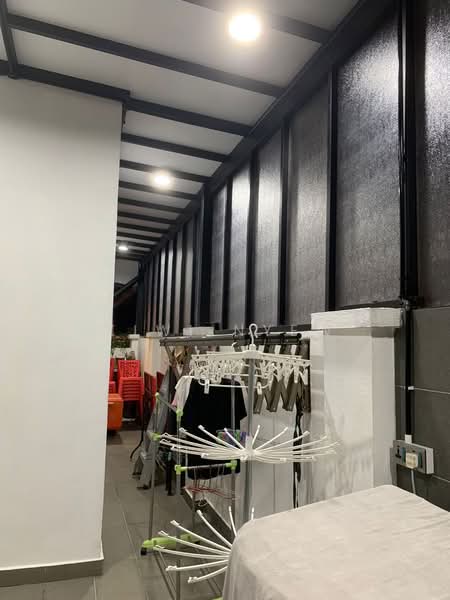 Rumah Berkembar untuk Dijual di Taman Bukit Serdang (Seri Kembangan) - Kiwi Nyew - PropertyGuru.com.my
