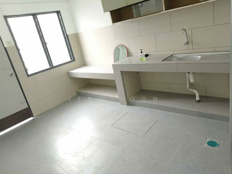2-storey Terraced House for Sale in Taman Castlefield (Sri Petaling) - Jeno Poon - Kitchen - PropertyGuru.com.my