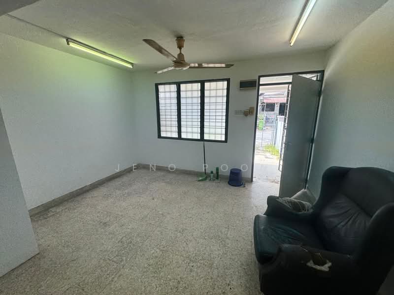 2-storey Terraced House for Sale in Taman Castlefield (Sri Petaling) - Jeno Poon - Living Room - PropertyGuru.com.my