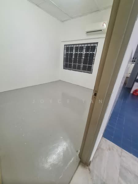 1-storey Terraced House for Rent in Taman Skudai Baru (Skudai) - Joyce Tan - Bedroom - PropertyGuru.com.my