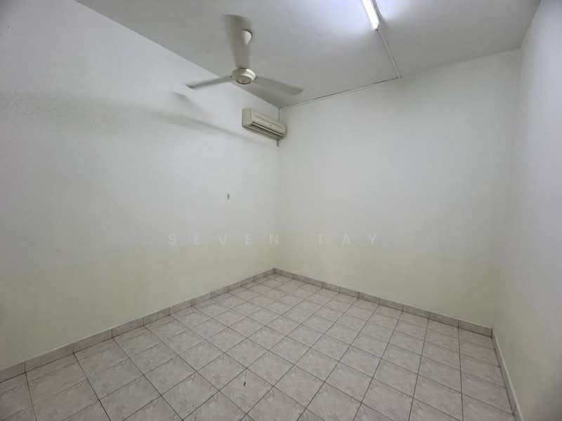 Semi-Detached House for Rent in Taman Pelangi Indah (Ulu Tiram) - Seven Tay - PropertyGuru.com.my
