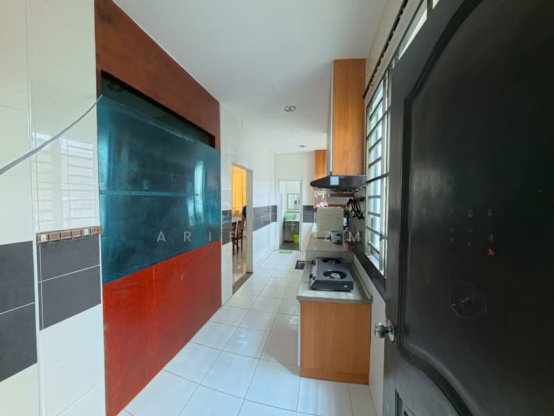Rumah Berkembar untuk Dijual di Taman Yayasan (Buloh Kasap) - Ariff Azmi - Kitchen - PropertyGuru.com.my