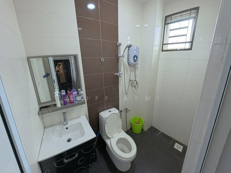 Rumah Berkembar untuk Dijual di Taman Yayasan (Buloh Kasap) - Ariff Azmi - Bathroom - PropertyGuru.com.my