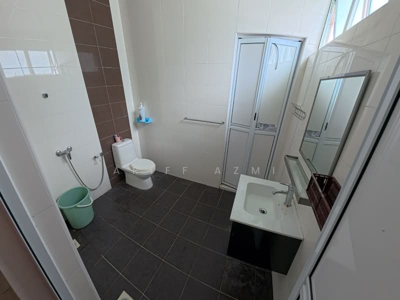 Rumah Berkembar untuk Dijual di Taman Yayasan (Buloh Kasap) - Ariff Azmi - Bathroom - PropertyGuru.com.my