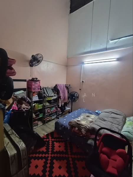 1-storey Terraced House for Sale in Taman Sri Putra (Banting) - Shahidan Ismail - Bedroom - PropertyGuru.com.my
