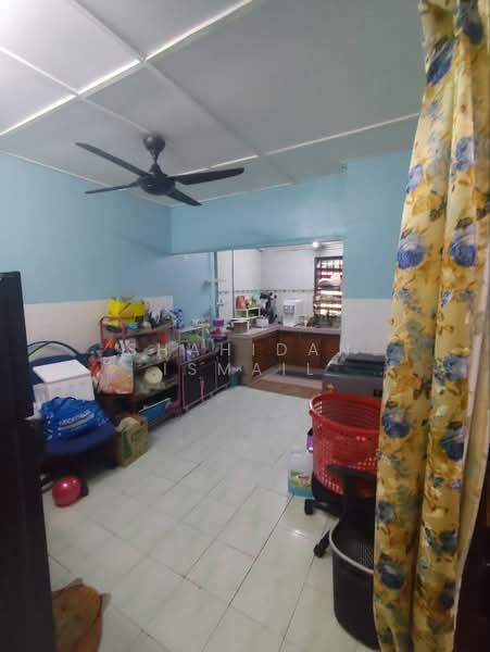1-storey Terraced House for Sale in Taman Sri Putra (Banting) - Shahidan Ismail - Kitchen - PropertyGuru.com.my