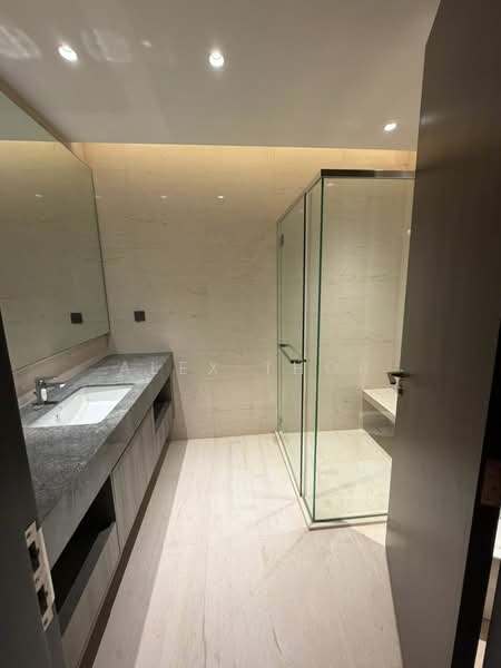 Servis Apartment untuk Disewa di Marriott Residence @ Gurney - Alex Thor - Bathroom - PropertyGuru.com.my