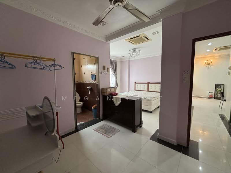Apartment for Sale at Kings Height - Megan Chee - Bedroom - PropertyGuru.com.my