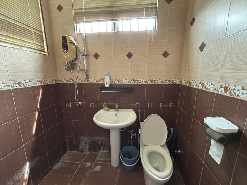 Apartment for Sale at Kings Height - Megan Chee - Bathroom - PropertyGuru.com.my