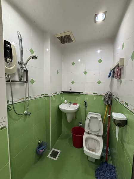 Apartment for Sale at Kings Height - Megan Chee - Bathroom - PropertyGuru.com.my