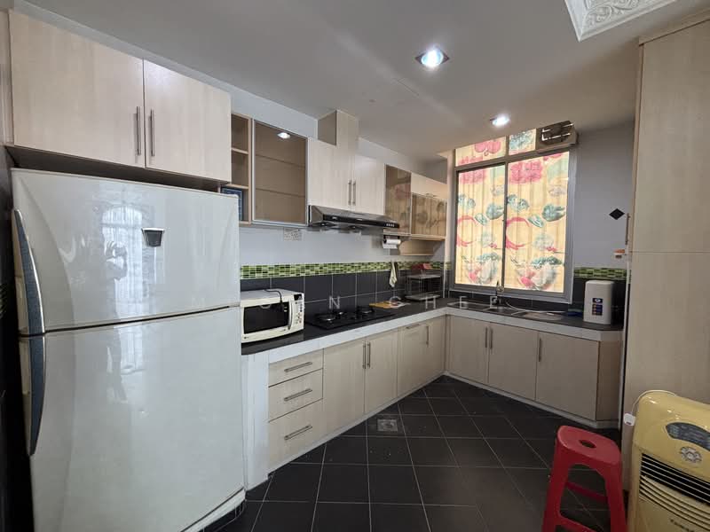 Apartment for Sale at Kings Height - Megan Chee - Kitchen - PropertyGuru.com.my
