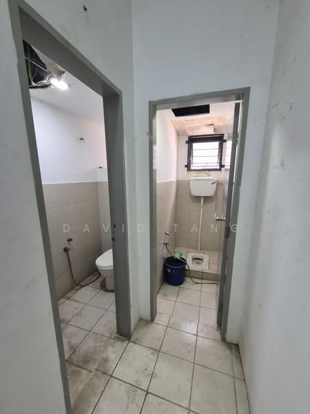 Shop for Rent in Kota Emerald (Rawang) - David Tang - Bathroom - PropertyGuru.com.my