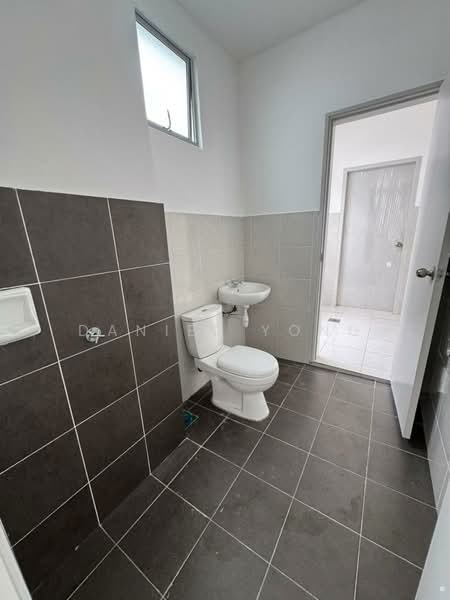 Rumah Teres 2 Tingkat untuk Dijual di Bandar Bistari Perdana (Pasir Gudang) - Daniel Yong - Bathroom - PropertyGuru.com.my