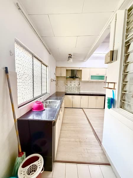 Rumah Teres 2 Tingkat untuk Dijual di Bandar Seri Putra (Bangi) - Azli Ibrahim - Kitchen - PropertyGuru.com.my
