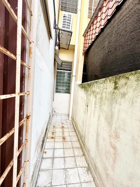 Rumah Teres 2 Tingkat untuk Dijual di Bandar Seri Putra (Bangi) - Azli Ibrahim - Exterior - PropertyGuru.com.my