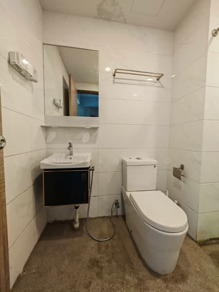 Kediaman Servis untuk Disewa di Country Garden Central Park - Andrew Teo - Bathroom - PropertyGuru.com.my