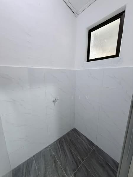 2-storey Terraced House for Sale in Taman Kluang Barat (Kluang) - Win Lim - Bathroom - PropertyGuru.com.my