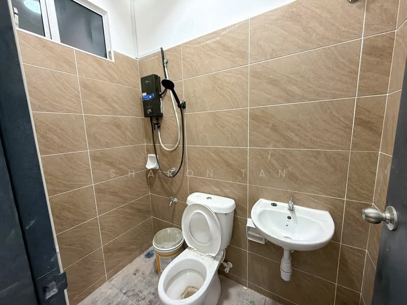 Terraced House for Rent in Bandar Dato Onn (Tebrau) - Sharon Tan - Bathroom - PropertyGuru.com.my