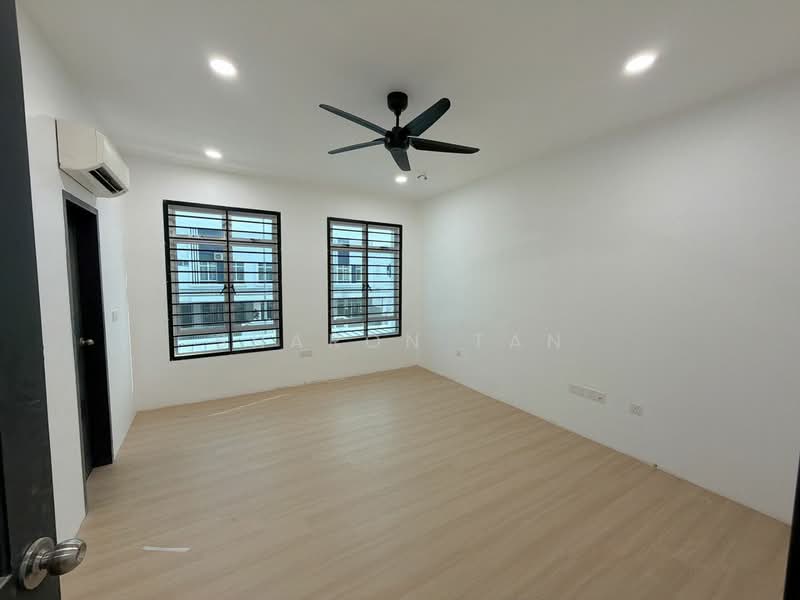 Terraced House for Rent in Bandar Dato Onn (Tebrau) - Sharon Tan - Bedroom - PropertyGuru.com.my