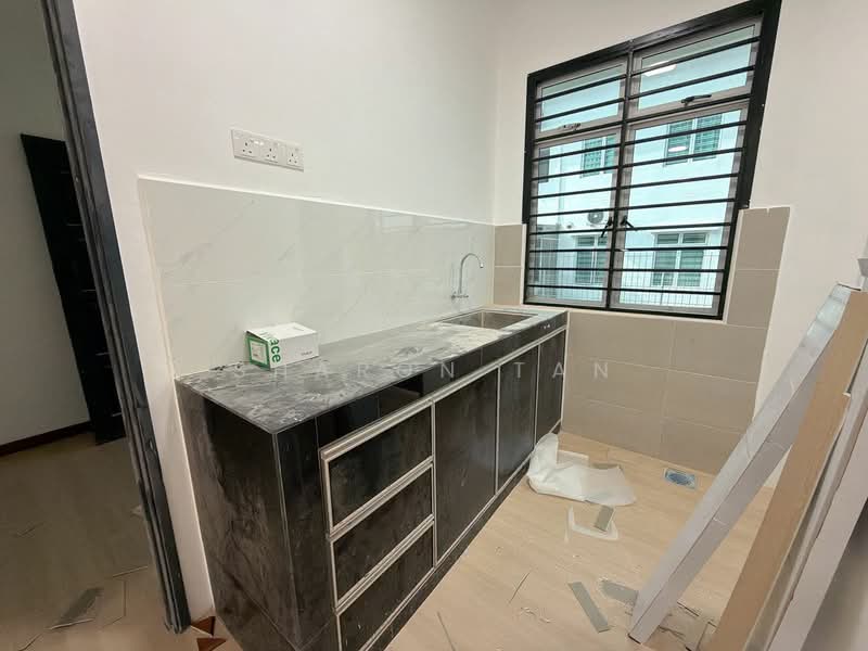 Terraced House for Rent in Bandar Dato Onn (Tebrau) - Sharon Tan - Kitchen - PropertyGuru.com.my
