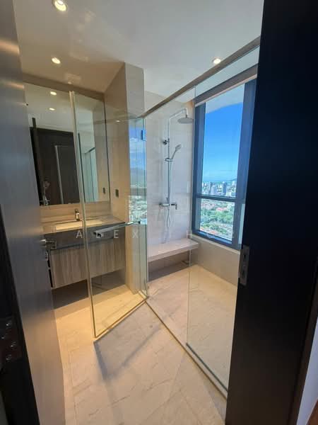 Servis Apartment untuk Disewa di Marriott Residence @ Gurney - Alex Thor - Bathroom - PropertyGuru.com.my