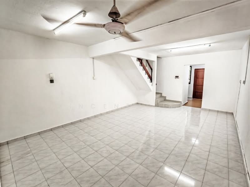 Rumah Teres 2 Tingkat untuk Dijual di Taman Desa Cemerlang (Ulu Tiram) - Vincent Gian - PropertyGuru.com.my