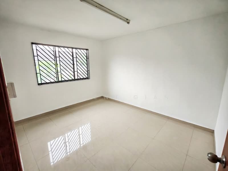 Rumah Teres 2 Tingkat untuk Dijual di Taman Desa Cemerlang (Ulu Tiram) - Vincent Gian - PropertyGuru.com.my