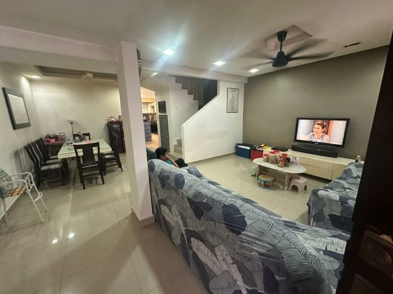 Rumah Teres 2.5 Tingkat untuk Dijual di Laman Rimbunan (Kepong) - Kelly Lai - Living Room - PropertyGuru.com.my