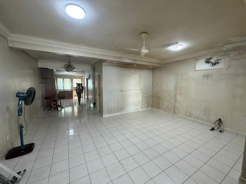 Terraced House for Sale in Taman Megah Kepong (Kepong) - Chew Ding Jie - Living Room - PropertyGuru.com.my