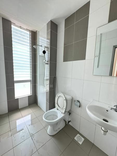Kondominium untuk Disewa di The Seed Taman Sutera Utama - Keith Wong - Bathroom - PropertyGuru.com.my