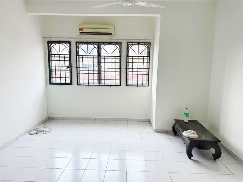 Rumah Teres 2.5 Tingkat untuk Dijual di Taman Kurnia Indah (Cheras) - Azli Ibrahim - Living Room - PropertyGuru.com.my