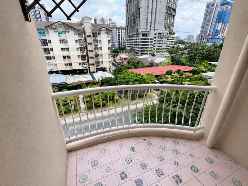 Kondominium untuk Dijual di Teratai Mewah Condominium - Azli Ibrahim - Balcony - PropertyGuru.com.my