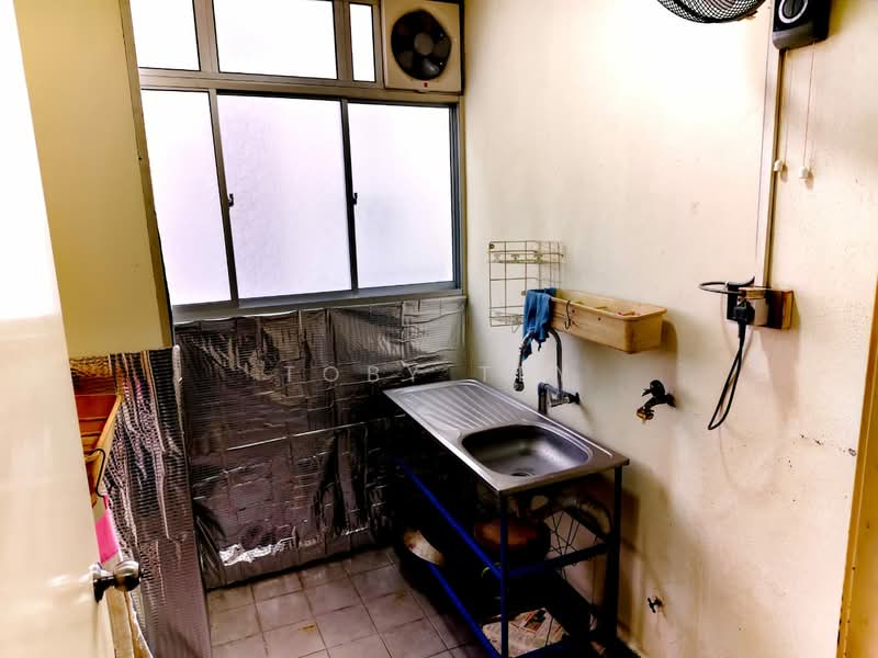 Servis Apartment untuk Dijual di Koi Kinrara - Toby Tey - Kitchen - PropertyGuru.com.my