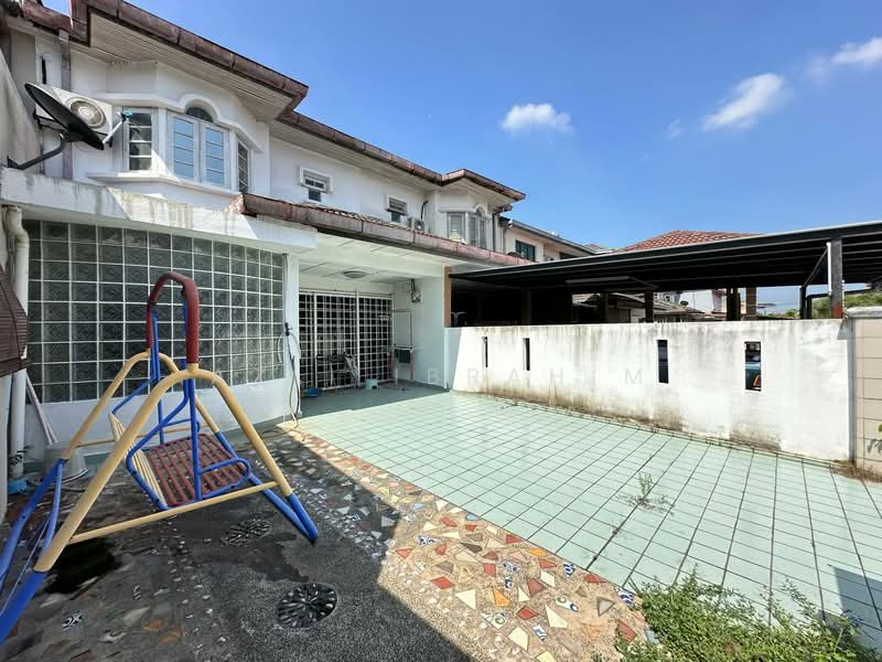 2-storey Terraced House for Sale in Taman Saujana Impian (Kajang) - Azli Ibrahim - Exterior - PropertyGuru.com.my