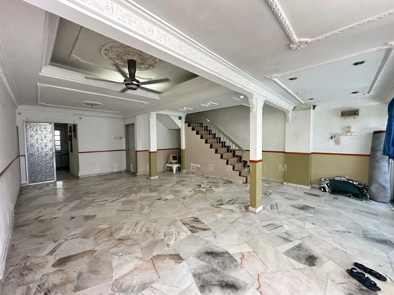 2-storey Terraced House for Sale in Taman Saujana Impian (Kajang) - Azli Ibrahim - Living Room - PropertyGuru.com.my