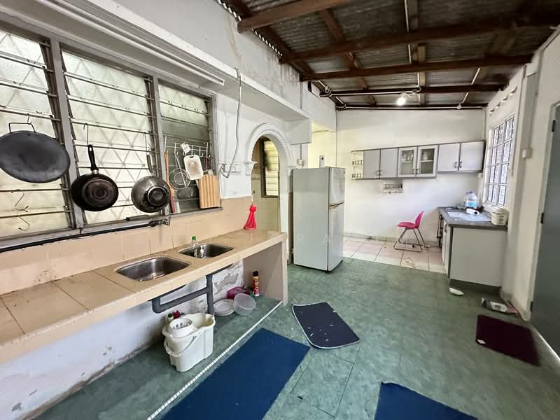 2-storey Terraced House for Sale in Taman Saujana Impian (Kajang) - Azli Ibrahim - Kitchen - PropertyGuru.com.my
