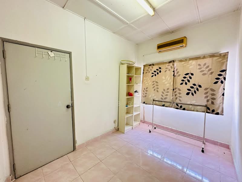 2-storey Terraced House for Sale in Taman Saujana Impian (Kajang) - Azli Ibrahim - Interior - PropertyGuru.com.my
